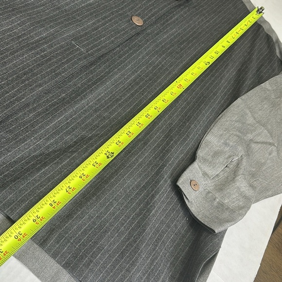 Eddie Bauer Women’s Size Small Petite Gray Wool Blend Long Sleeve Button Down - Picture 11 of 12